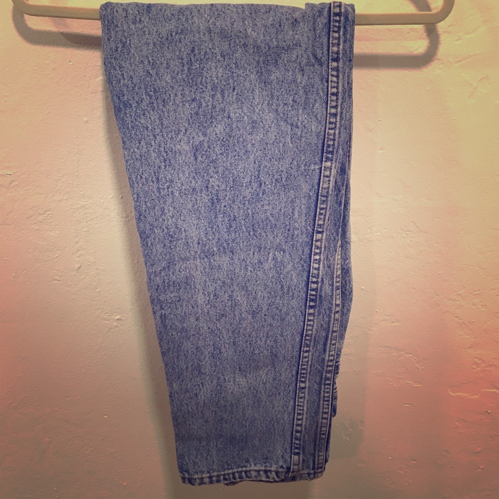Bill Blass Light Blue Jeans! In new condition!